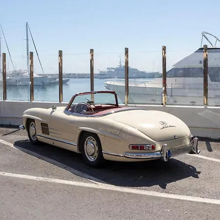 Luxurious Frontline Penthouse In Puerto Banus 公寓