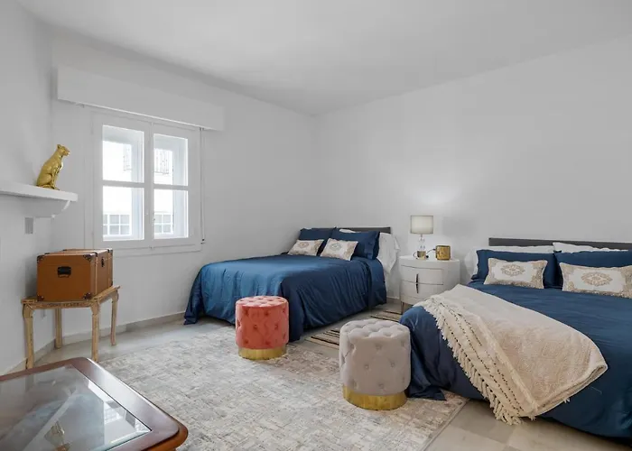 Luxurious Frontline Penthouse In Puerto Banus * מארבלה