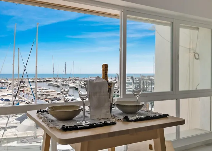 Lägenhet Luxurious Frontline Penthouse In Puerto Banus *