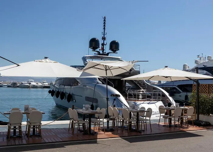 Lägenhet Luxurious Frontline Penthouse In Puerto Banus Marbella
